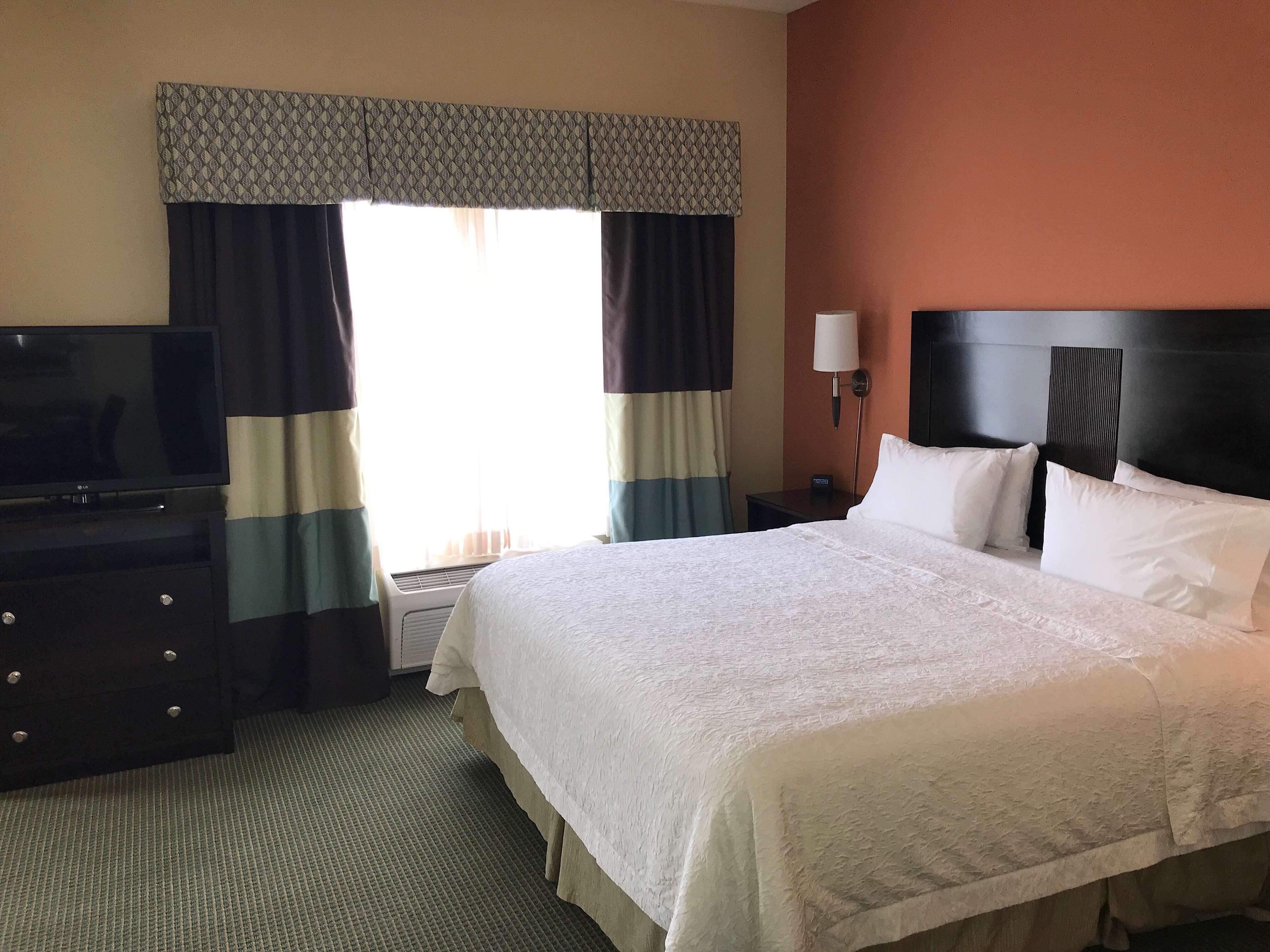 Hampton And Austin - 3* Lakeway